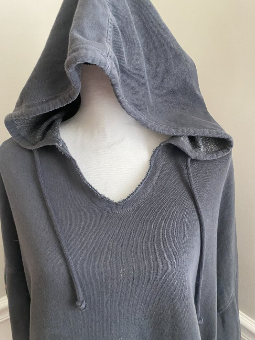 Old Navy Graphic Hoodie size Medium Raw Edges hem/ cuffs - Picture 3 of 9